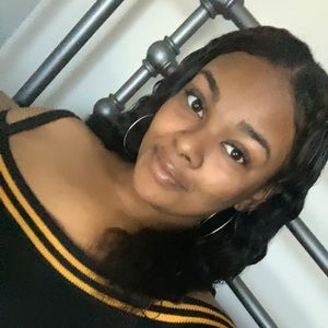 Meet your Posher, Brittney